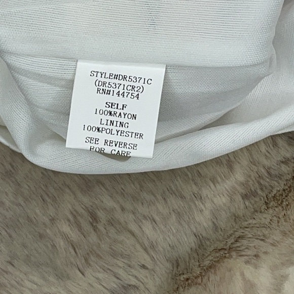 NWT•Ivory Floral•Cold Shoulder Romper - Picture 13 of 14